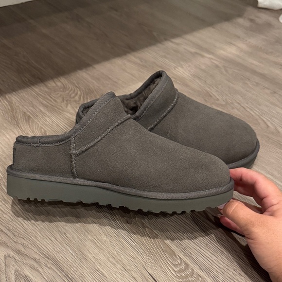 🆕 UGG Classic Micro Charcoal Suede Slip-Ons boots Size 7 - Picture 7 of 12